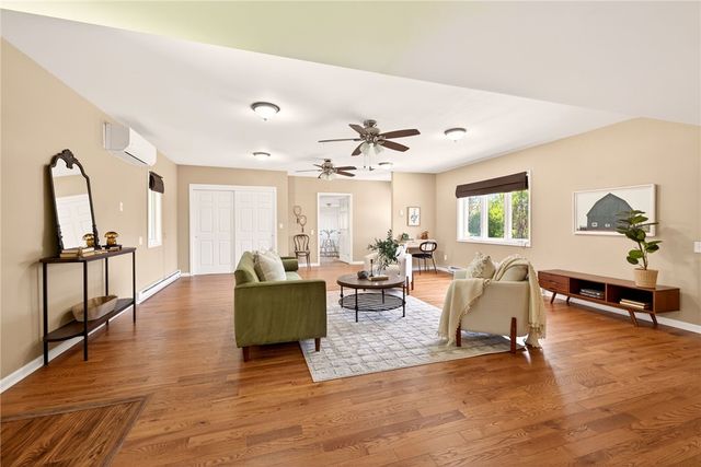 1640 Lake Rd, Webster, NY 14580