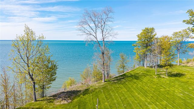 1640 Lake Rd, Webster, NY 14580