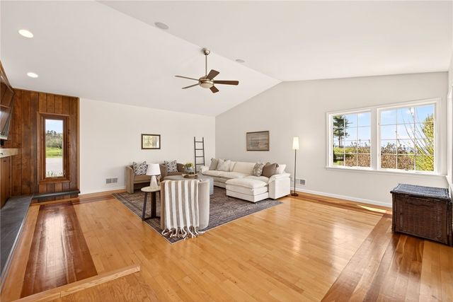 1640 Lake Rd, Webster, NY 14580