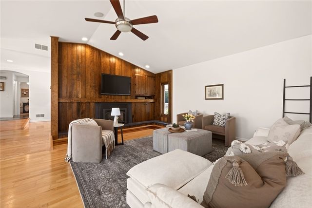 1640 Lake Rd, Webster, NY 14580