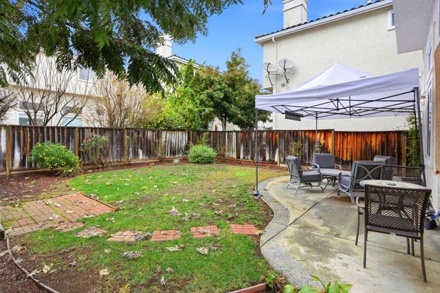 3572 Sunnydays Lane, Santa Clara, CA 95051