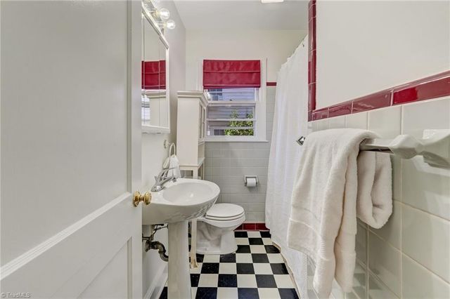 2616 Beechwood Street, Greensboro, NC 27403