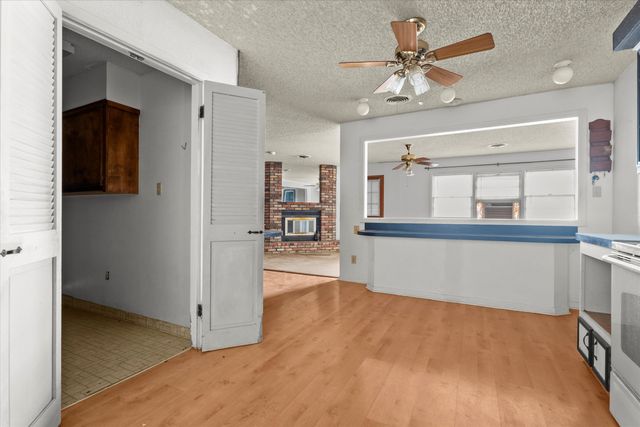 608 17th Street, Seagraves, TX 79359