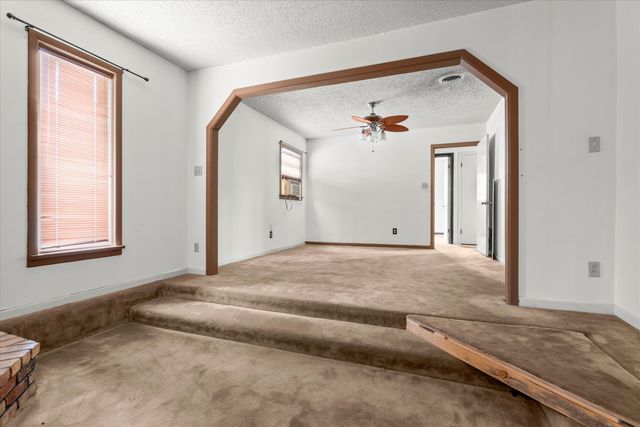 608 17th Street, Seagraves, TX 79359