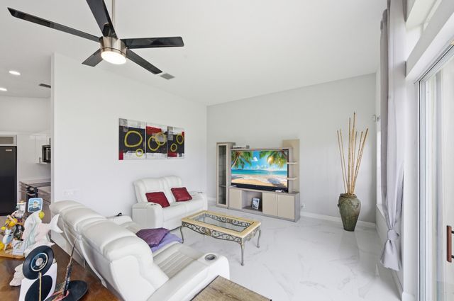 6703 Catania Drive, Boynton Beach, FL 33472
