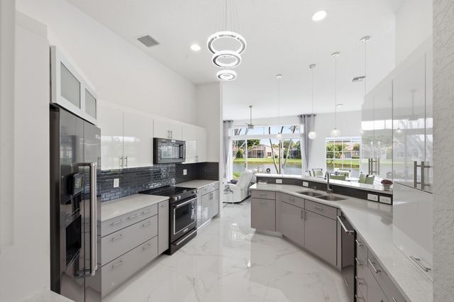6703 Catania Drive, Boynton Beach, FL 33472