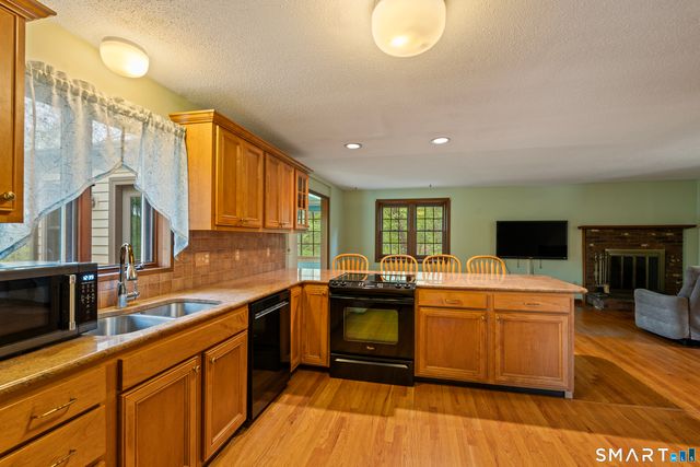 25 Michele Drive, Portland, CT 06480