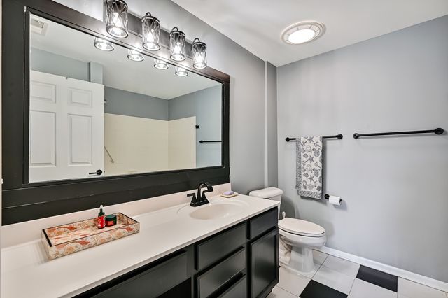 855 E 22nd Street 318, Lombard, IL 60148