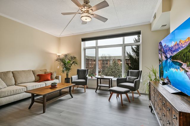 855 E 22nd Street 318, Lombard, IL 60148