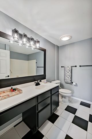 855 E 22nd Street 318, Lombard, IL 60148