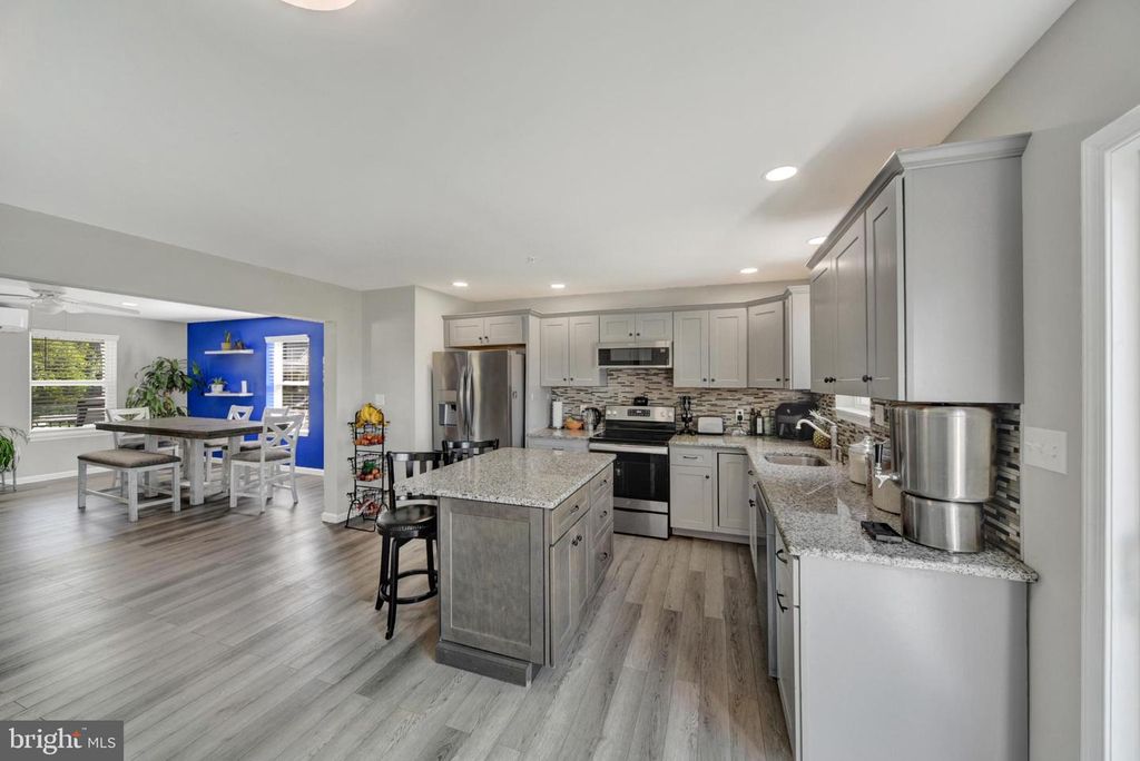 Image 18 of property listing at 16 W WALNUT ST, North East, MD 21901