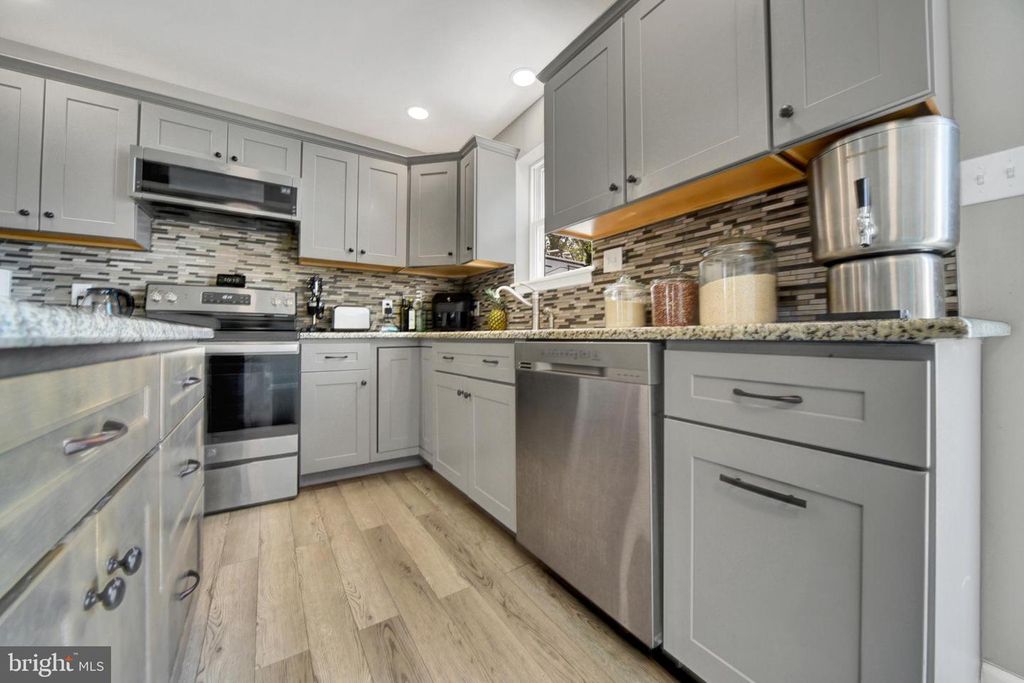 Image 20 of property listing at 16 W WALNUT ST, North East, MD 21901
