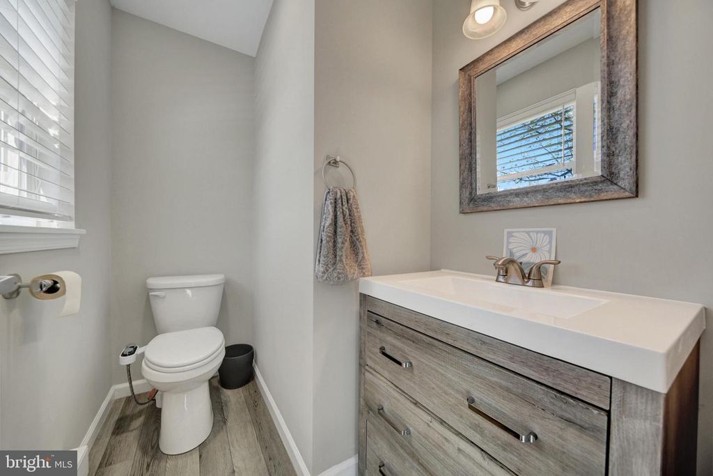 Image 22 of property listing at 16 W WALNUT ST, North East, MD 21901