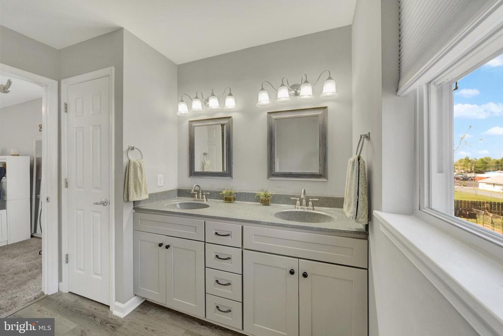 Image 24 of property listing at 16 W WALNUT ST, North East, MD 21901