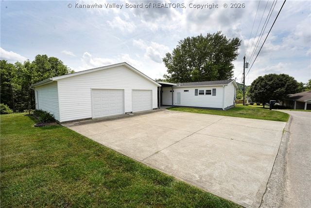 76 Precious Drive, Hurricane, WV 25526