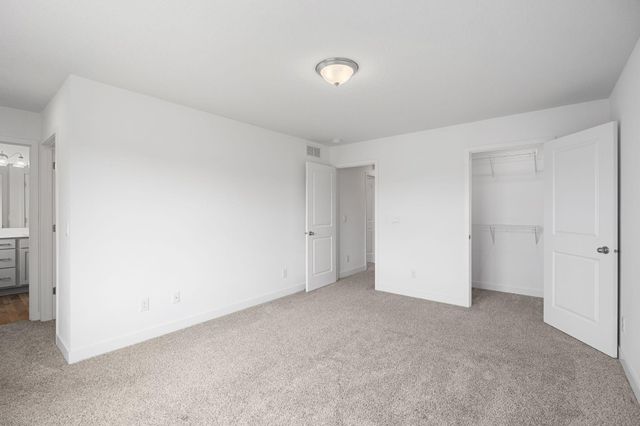 18085 Heirloom Court, Lakeville, MN 55044