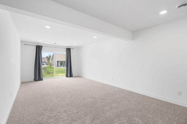 18085 Heirloom Court, Lakeville, MN 55044