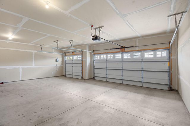 18085 Heirloom Court, Lakeville, MN 55044