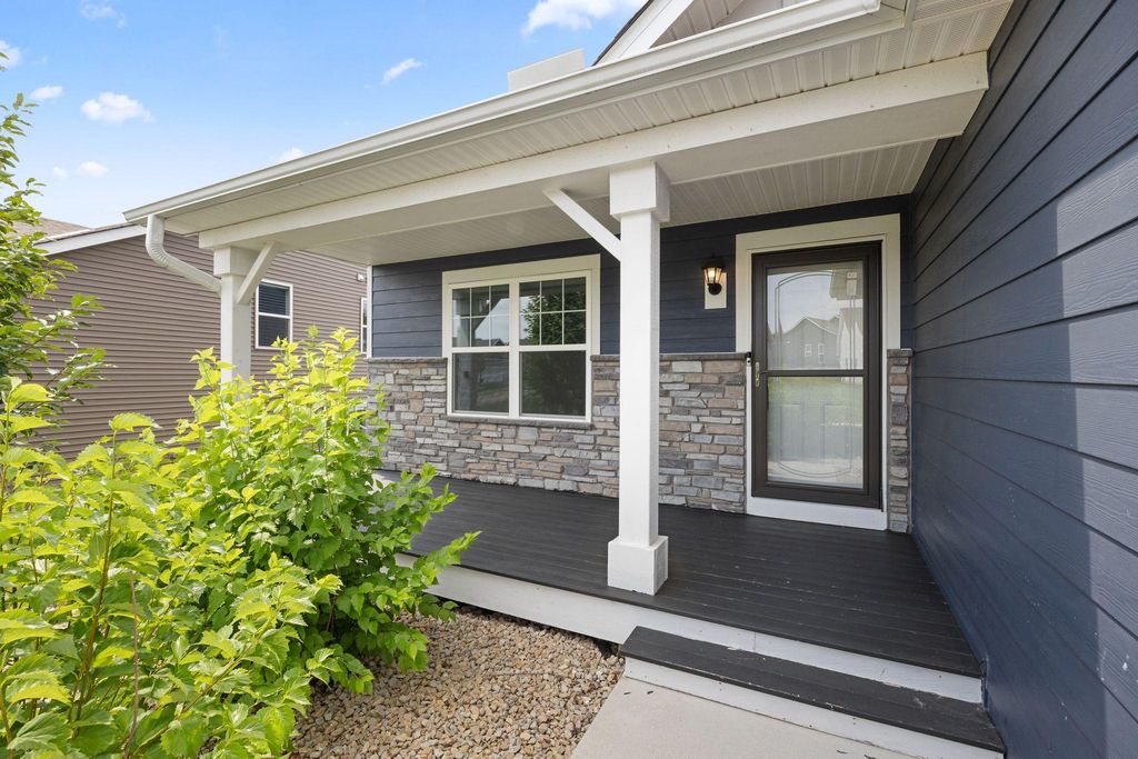 18085 Heirloom Court, Lakeville, MN 55044 — photo 2