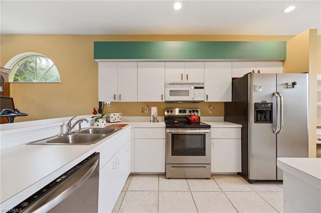 25060 Bay Cedar DR, Bonita Springs, FL 34134
