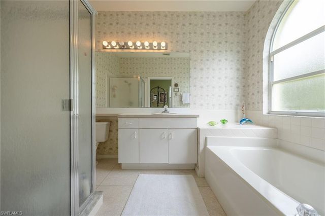 25060 Bay Cedar DR, Bonita Springs, FL 34134