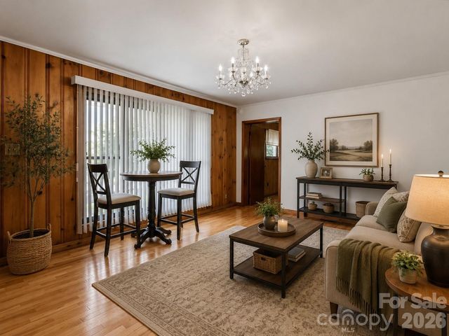39 Hawthorne Lane, Burnsville, NC 28714