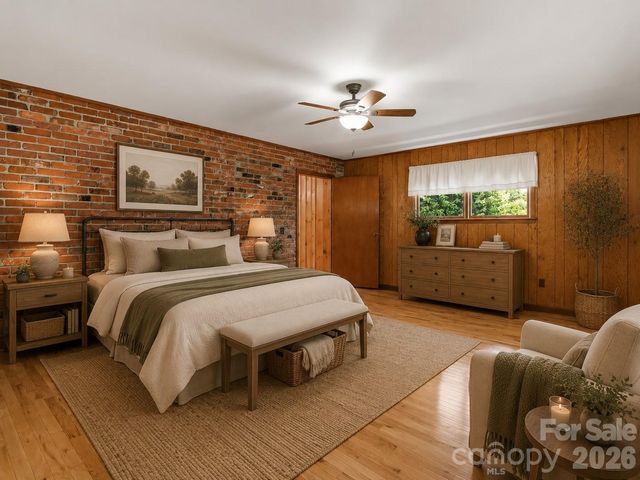 39 Hawthorne Lane, Burnsville, NC 28714