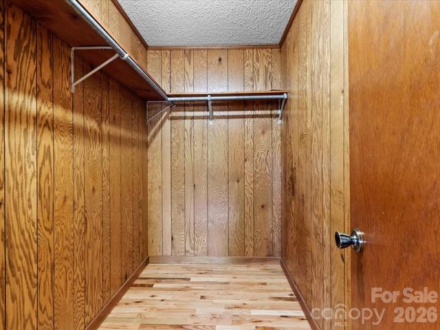 39 Hawthorne Lane, Burnsville, NC 28714