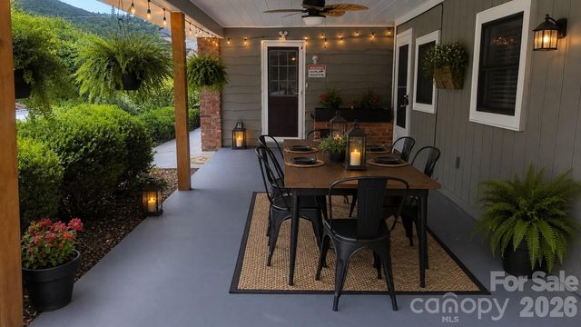 39 Hawthorne Lane, Burnsville, NC 28714