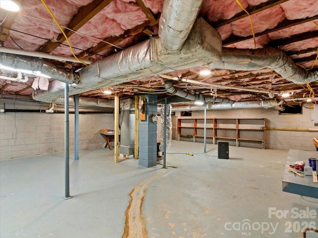 39 Hawthorne Lane, Burnsville, NC 28714