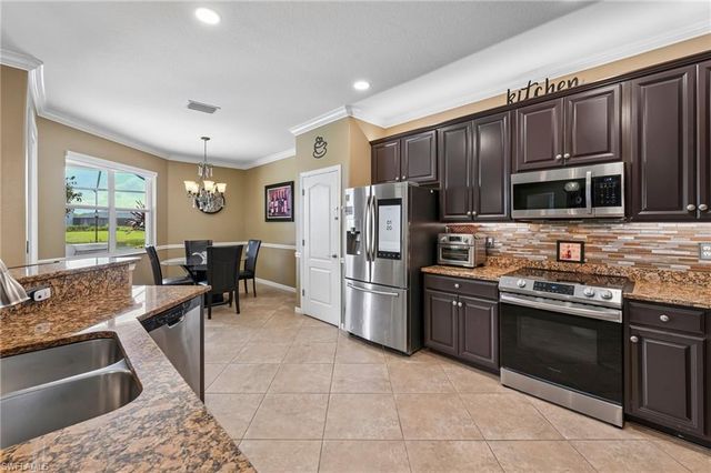 2115 Vermont LN, Naples, FL 34120