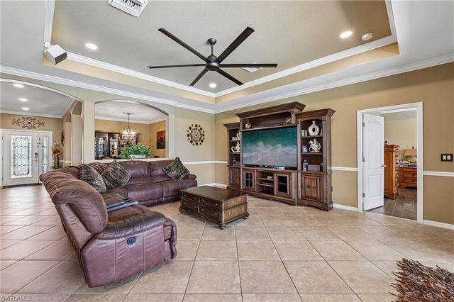 2115 Vermont LN, Naples, FL 34120