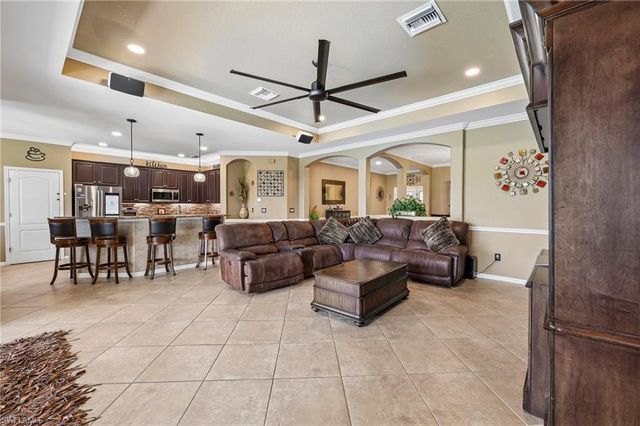 2115 Vermont LN, Naples, FL 34120
