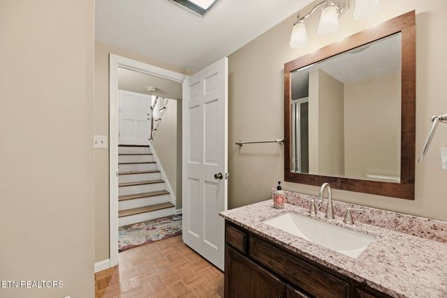 513 Vista Drive, Clinton, TN 37716