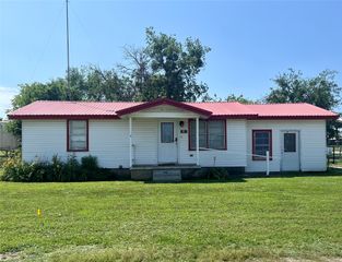 57 W Palo Pinto Street, Santo, TX 76472