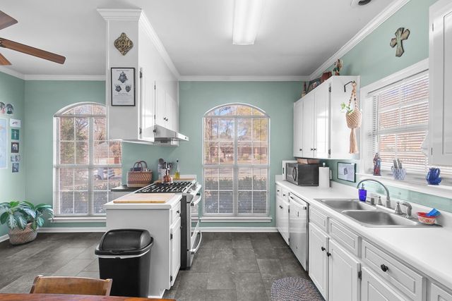 2423 Stonewood Drive, Dothan, AL 36301