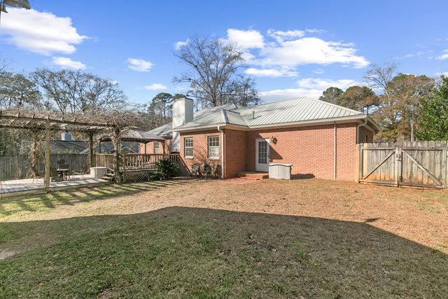 2423 Stonewood Drive, Dothan, AL 36301