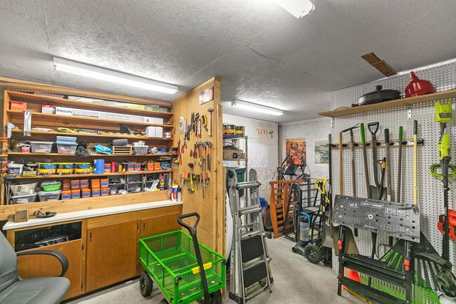 2423 Stonewood Drive, Dothan, AL 36301