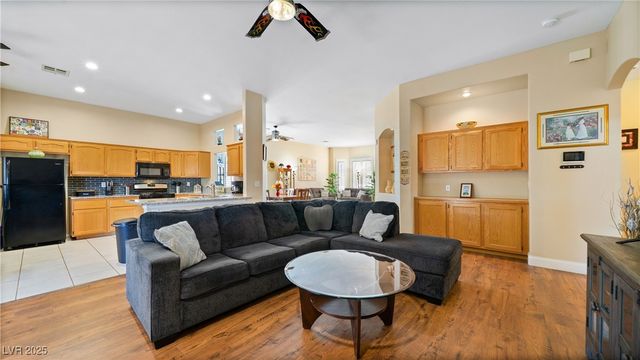 5213 Red Glory Drive, Las Vegas, NV 89130