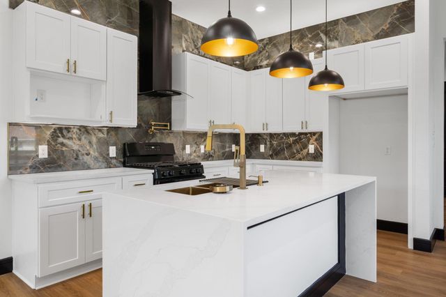 4437 Gunter Street A-B, Houston, TX 77020