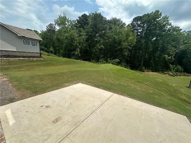 1935 Holman Forest Dr, Hoschton, GA 30548