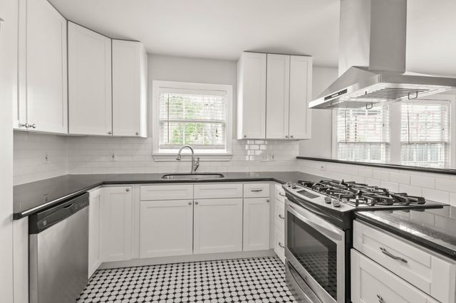 927 Walling Street, Houston, TX 77009