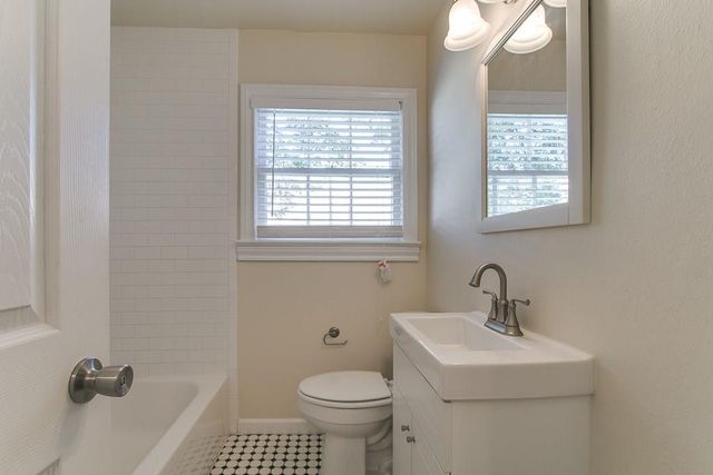 927 Walling Street, Houston, TX 77009