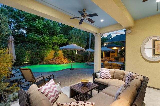38 Hackberry Lane, Houston, TX 77027