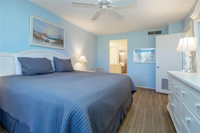 6300 MIDNIGHT PASS ROAD 110, Sarasota, FL 34242