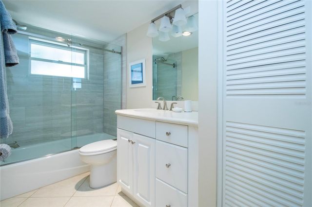 6300 MIDNIGHT PASS ROAD 110, Sarasota, FL 34242