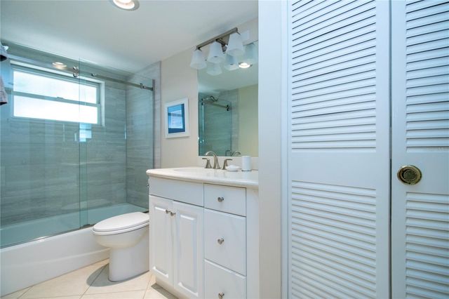 6300 MIDNIGHT PASS ROAD 110, Sarasota, FL 34242