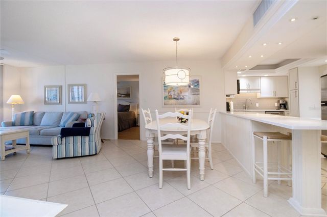 6300 MIDNIGHT PASS ROAD 110, Sarasota, FL 34242