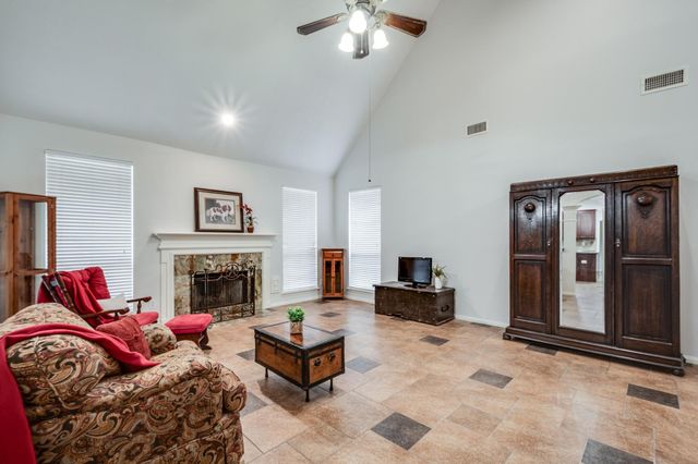 2203 Appian Way, New Caney, TX 77357