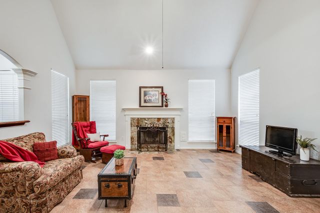 2203 Appian Way, New Caney, TX 77357